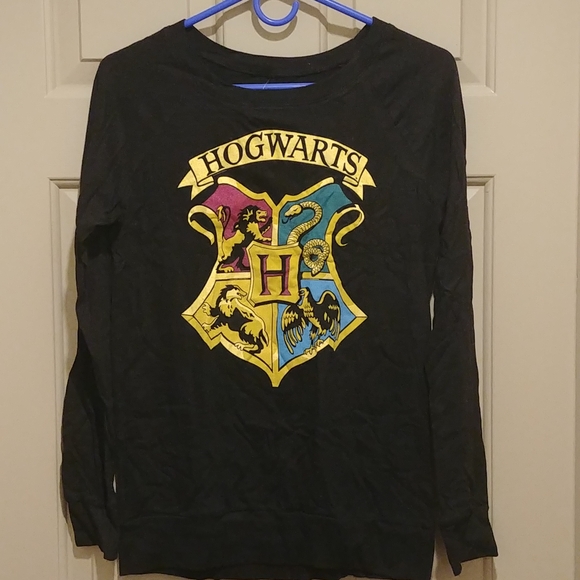 Hogwarts shirt - Picture 2 of 3